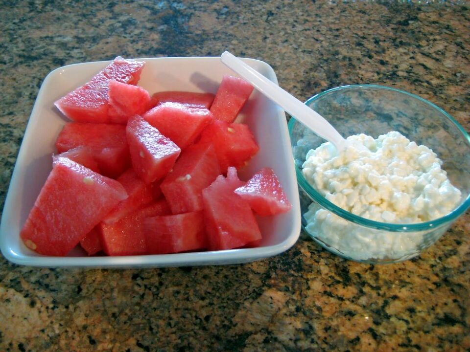 Watermelon diet menu for 3 days. 