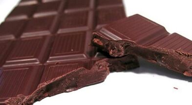 Chocolate monodiet to lose 7 kg in one week.